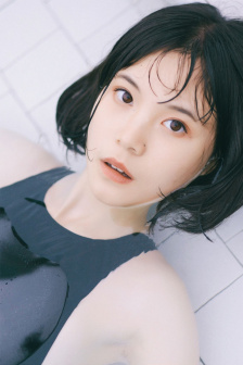 当着男友面前被别人强J
